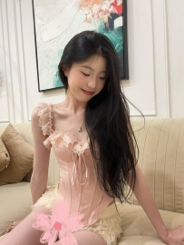 #今日特別6000    小雪 158cm 45kg C罩杯 19歲      白皙稚嫩