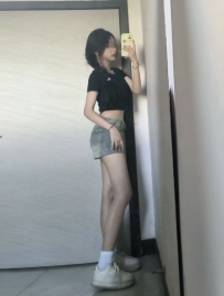 小可 156.B.40k.19歲  19歲羞澀學生首次初兼    有點靦腆 卻又願意配合