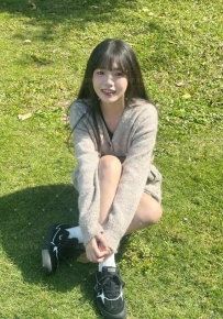 小雪｜158cm｜C罩杯｜19歲    白皙小隻馬，甜美可愛又超會撒嬌💕