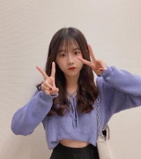 小雨 158 / C / 20歲  小雨是個非常可愛的妹子 皮膚白皙 身材纖細