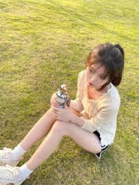 小莫 160.45.B.19歲  #活潑朝氣學生妹妹，扎高馬尾約會喔，