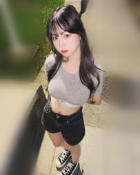 #台中 小彤 157cm 45kg Ccup 21歲 笑容甜美，眼神無辜