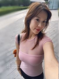 #臺中 沛沛 164cm|53kg|Fcup|40歲 服務：共浴 抱抱 親親 舌吻