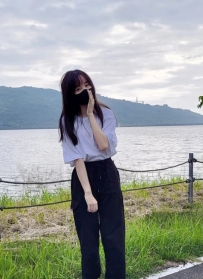 #清純秀氣小隻馬    花名：秀秀  身材：155公分 C奶 20歲  優點：皮膚白 嬌小 顏值高