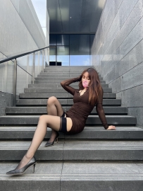 盼盼  165cm-C-50kg-27歲  性感OL ，可配合各種愛愛姿勢