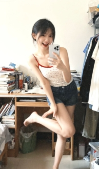 白芸.18歲.163.43kg.C    連假休息的台北高中學妹