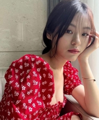 映紅 164.47.C.24歲  #活潑甜美 好騎耐操 淫水多 白皙笑容甜美