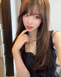 熊熊 163cm.48kg.C奶.22歲  可愛的女孩不少，有奶又可愛的女孩卻很稀少