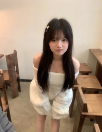 梨兒 158cm 44 C 19歲  #超有女友FU 活潑不會冷場