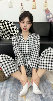 米兒  160-45-C-19歲  臉蛋特別可愛的 鄰家美眉 性格活潑外向