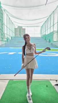 #高雄 麗莎 165cm E奶 48kg 26歲  美腿美容師
