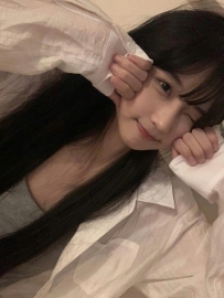 亦菲 160.23.C.44kg  素質在線 談吐優雅  可鹽可甜 可萌可禦