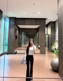 #台南 閃閃164cm/C奶/23歲  清純型 床上很反差