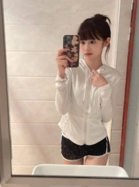 #高雄  資訊：小兮 155.C.45.19歲    在校兼職學生 臉蛋乖巧可愛