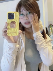 小碗 159cm/48kg/D奶/21歲  嬰兒肥小隻馬